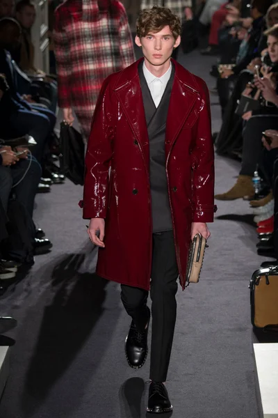 Look 14